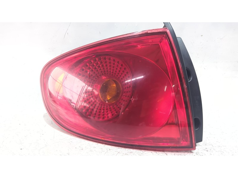 Recambio de piloto trasero izquierdo para seat altea (5p1) 1.6 referencia OEM IAM 5P0945111  