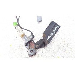 Recambio de enganche cinturon delantero derecho para renault kangoo i (f/kc0)(1997) 1.2 (kc0a, kc0k, kc0f, kc01) referencia OEM 