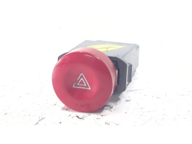 Recambio de boton emergencia para chevrolet aveo / kalos hatchback (t200) 1.2 referencia OEM IAM 864W0140F1  
