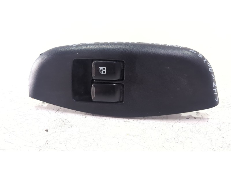 Recambio de mando elevalunas delantero izquierdo para chevrolet aveo / kalos hatchback (t200) 1.2 referencia OEM IAM 621W04750  