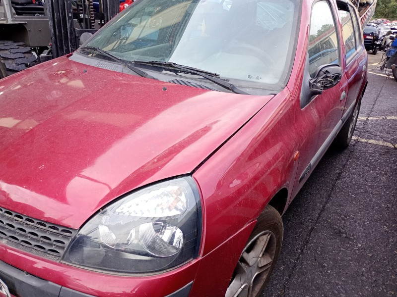 renault clio ii fase i (b/cb0)(1998) del año 2001