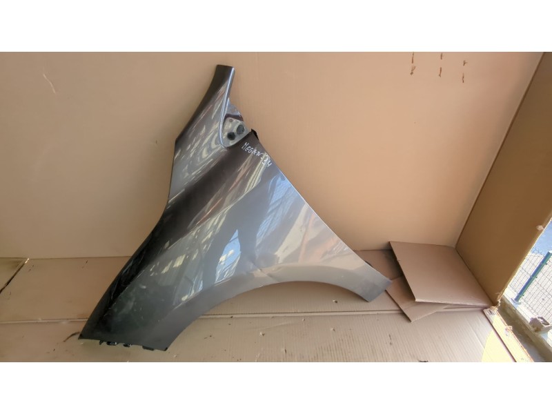 Recambio de aleta delantera izquierda para renault megane iii fastback (bz0_) 1.2 referencia OEM IAM   