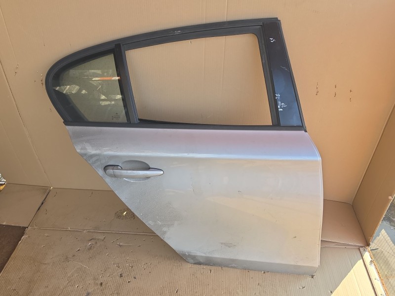Recambio de puerta trasera derecha para bmw 1 (e87) 120 d referencia OEM IAM   