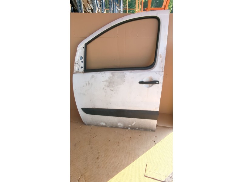 Recambio de puerta delantero izquierdo para peugeot partner furgón 1.6 hdi referencia OEM IAM   