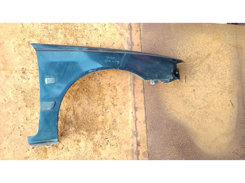 Recambio de aleta delantera derecha para volvo v40 familiar (1995) 1.9 di referencia OEM IAM   