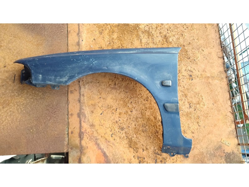 Recambio de aleta delantera izquierda para volvo v40 familiar (1995) 1.9 di referencia OEM IAM   