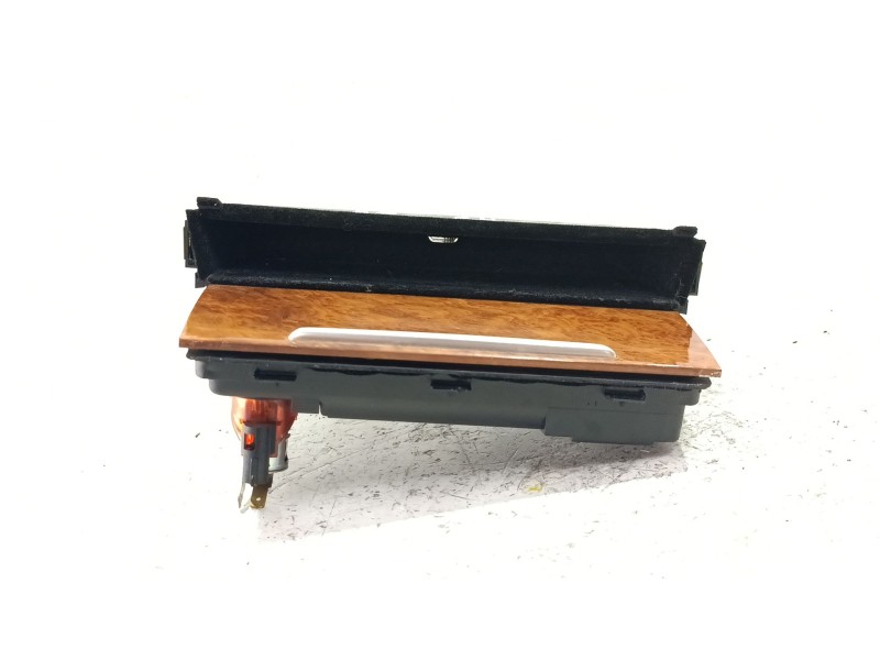 Recambio de cenicero para audi a8 d2 (4d2, 4d8) 3.3 tdi quattro referencia OEM IAM 4D0857951D  