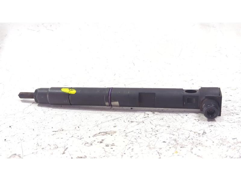 Recambio de inyector para kia cee´d (jd) 1.4 crdi 90 referencia OEM IAM 338002A780  