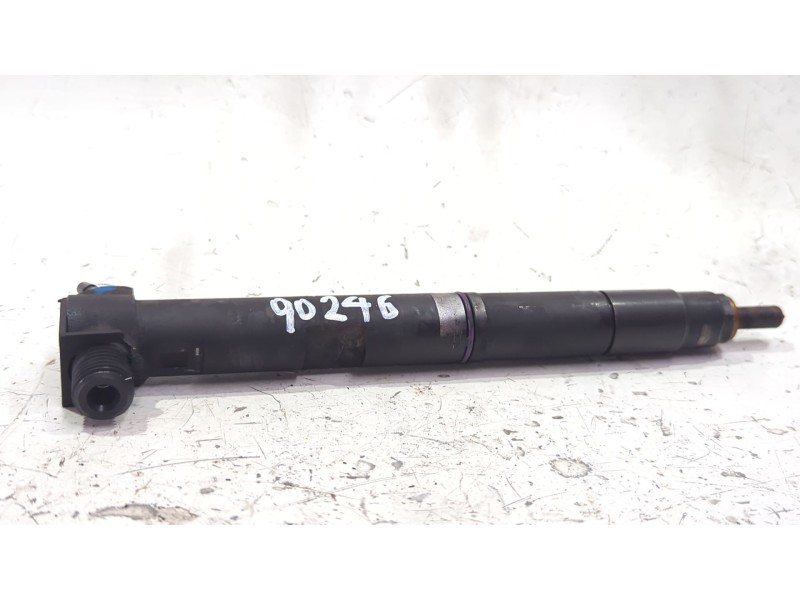 Recambio de inyector para kia cee´d (jd) 1.4 crdi 90 referencia OEM IAM 338002A780  