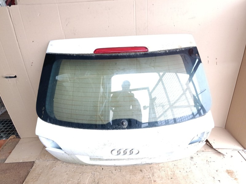 Recambio de porton trasero para audi a3 sportback (8pa) 2.0 tdi 16v referencia OEM IAM   