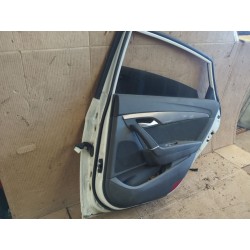 Recambio de puerta trasera derecha para hyundai i40 1.7 d 115cv referencia OEM IAM   