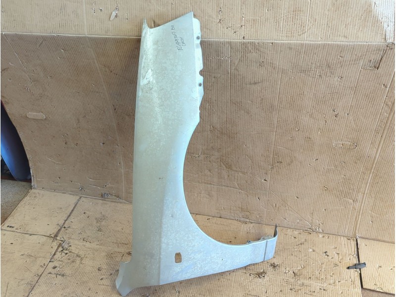 Recambio de aleta delantera derecha para hyundai elantra iii (xd) 2.0 crdi referencia OEM IAM   