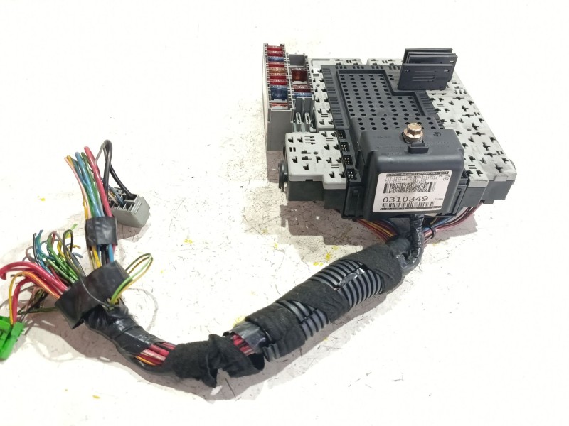 Recambio de caja reles / fusibles para volvo s60 i (384) 2.4 d referencia OEM IAM 9401802  