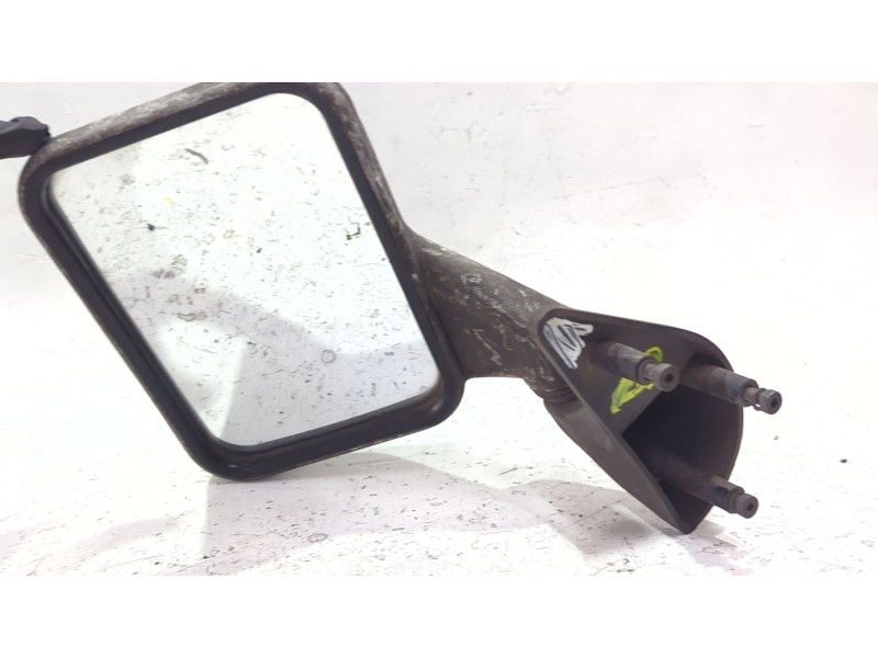 Recambio de retrovisor izquierdo para nissan trade furgón 2.0 d referencia OEM IAM E30239700  