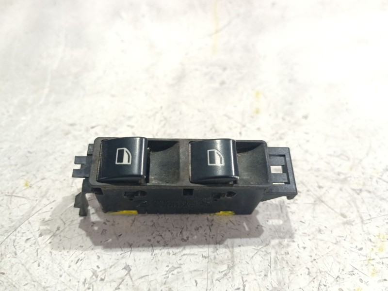 Recambio de mando elevalunas delantero izquierdo para bmw 3 (e46) 320 d referencia OEM IAM 61318381514  