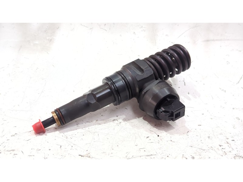 Recambio de inyector para volkswagen passat b5.5 (3b3) 1.9 tdi 4motion referencia OEM IAM 038130073BA  
