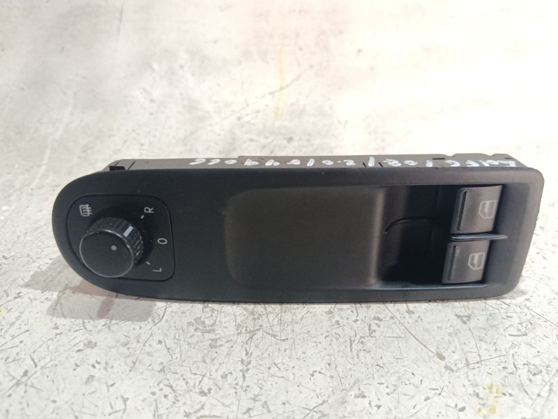 Recambio de mando elevalunas delantero izquierdo para volkswagen golf vi (5k1) 2.0 tdi referencia OEM IAM 5K0867255  