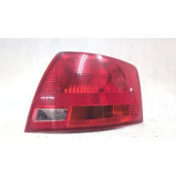 PILOTO TRASERO DERECHO 8E9945096E 