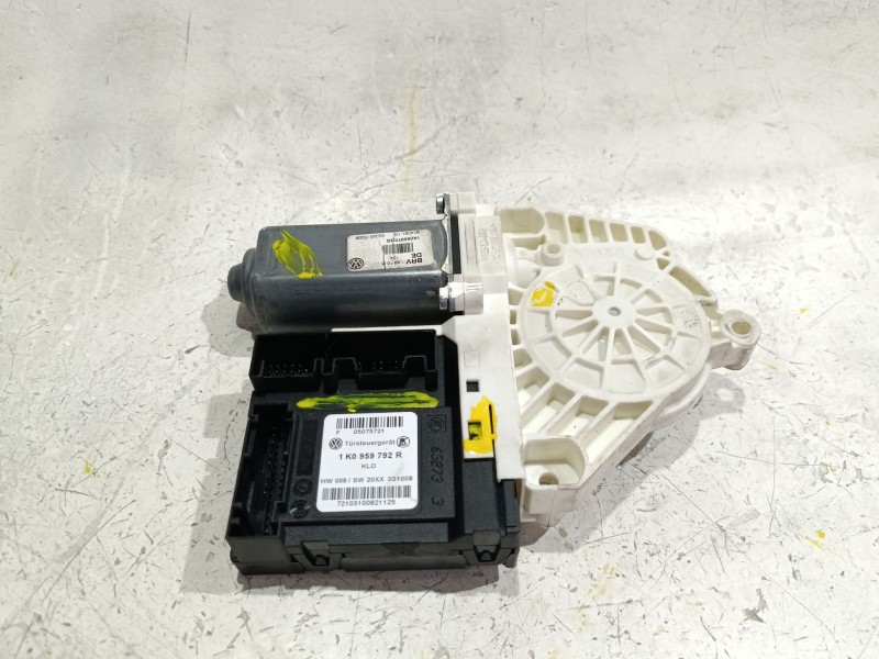 Recambio de motor elevalunas delantero derecho para volkswagen golf vi (5k1) 2.0 tdi referencia OEM IAM 1K0959792R  