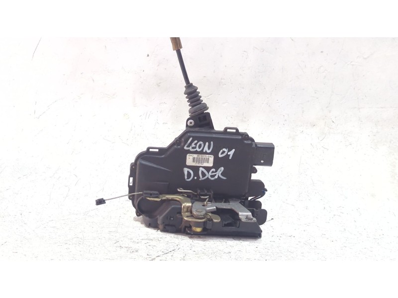 Recambio de cerradura puerta delantera derecha para seat leon (1m1) 1.4 16v referencia OEM IAM 3B1837016AD  