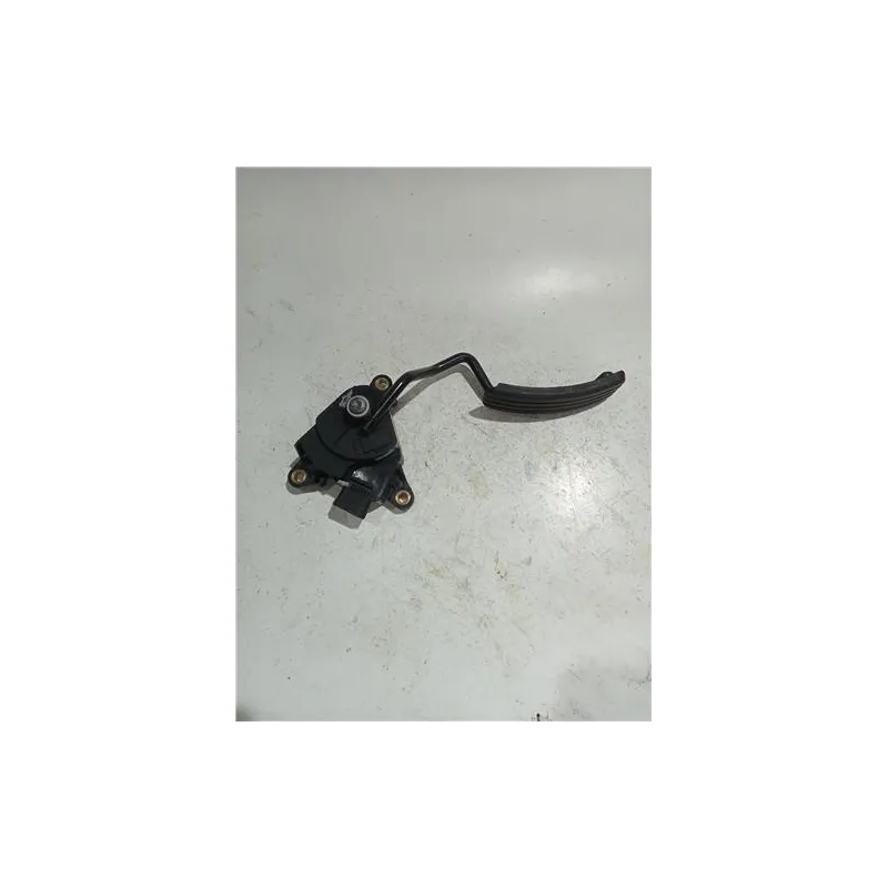 Recambio de potenciometro pedal gas para renault clio iii (2005) 1.1 75 cv referencia OEM IAM 8200297342A  