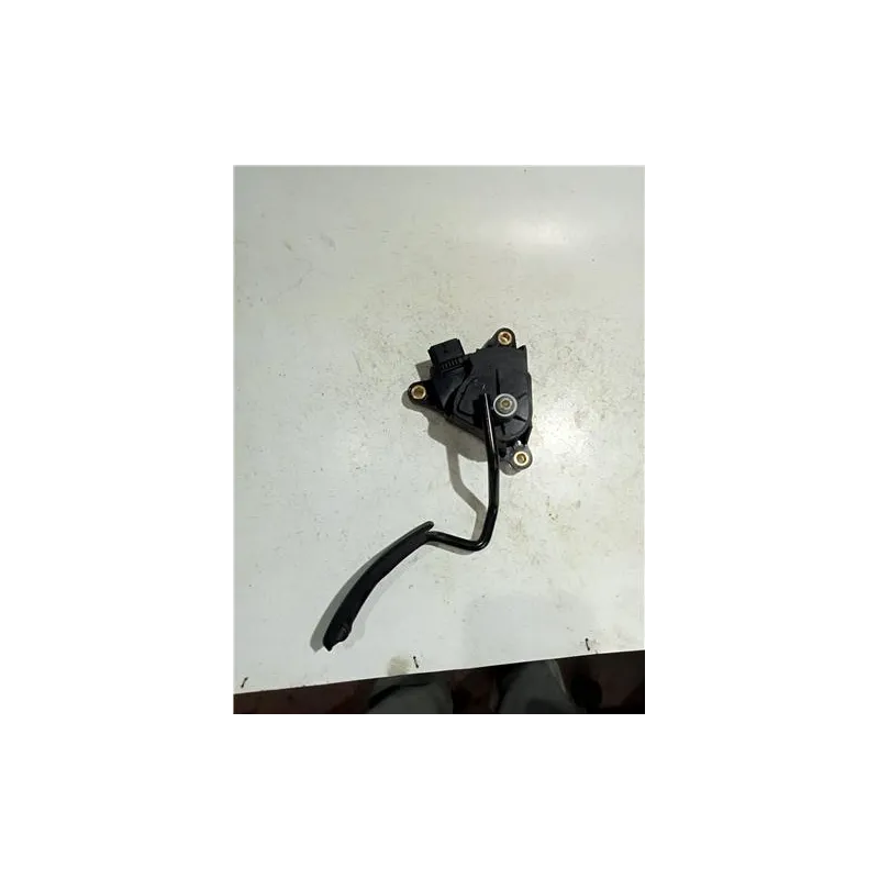 Recambio de potenciometro pedal gas para renault clio iii (2005) 1.1 75 cv referencia OEM IAM 8200297342A  