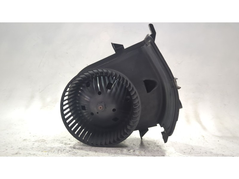 Recambio de motor calefaccion para volkswagen golf iii (1h1) 1.9 tdi syncro (1hx1) referencia OEM IAM 1H1820021  