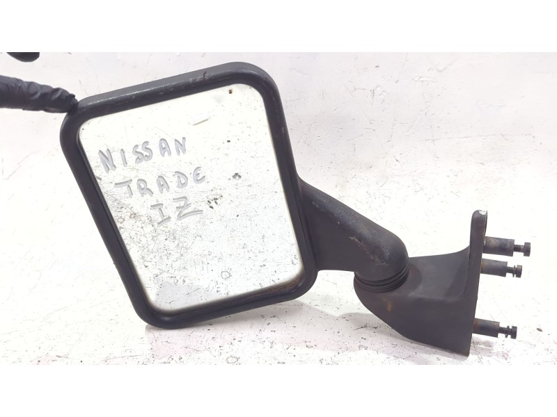 Recambio de retrovisor izquierdo para nissan trade furgón 2.0 d referencia OEM IAM E30239700  