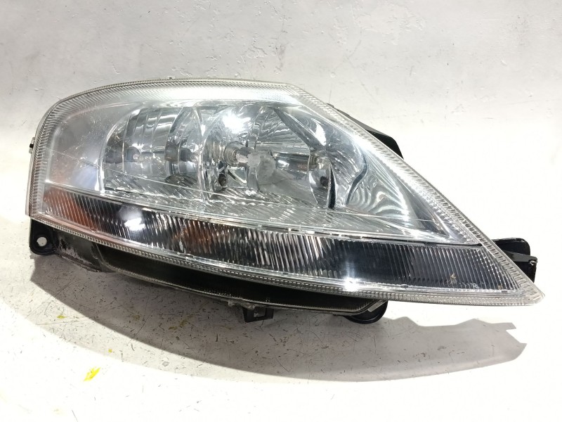Recambio de faro delantero derecho para citroën c3 i (fc_, fn_) 1.4 16v referencia OEM IAM 10070900  