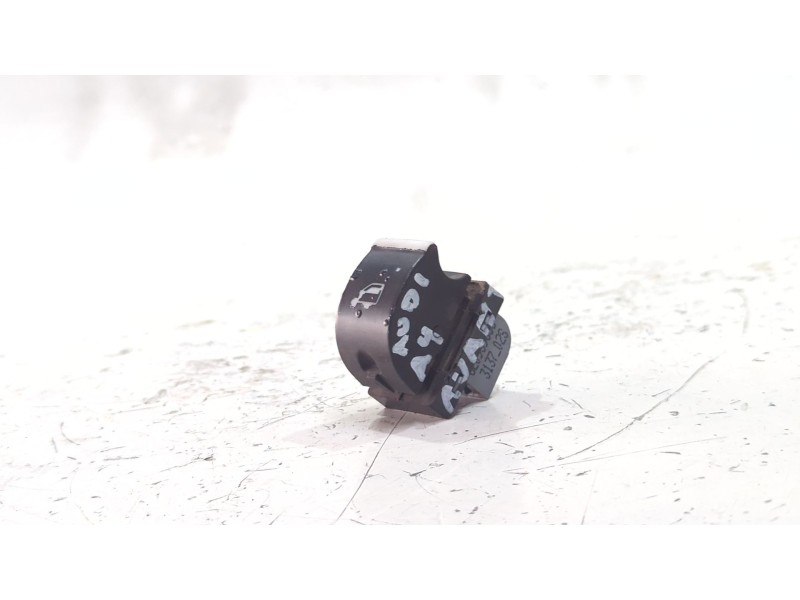 Recambio de mando elevalunas delantero derecho para audi a4 b7 (8ec) 2.0 tdi 16v referencia OEM IAM 8E0959855  