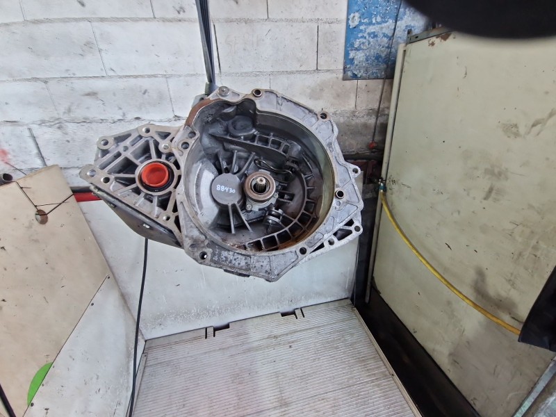 Recambio de caja cambios manual para suzuki swift iii (sg) 1.3 ddis referencia OEM IAM F17W355  