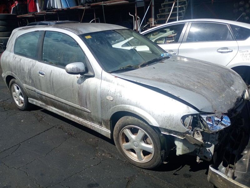 nissan almera ii hatchback (n16) del año 2000