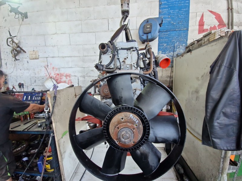 Recambio de motor completo para iveco iveco camion basurero a1lm01 referencia OEM IAM F4AR061E  