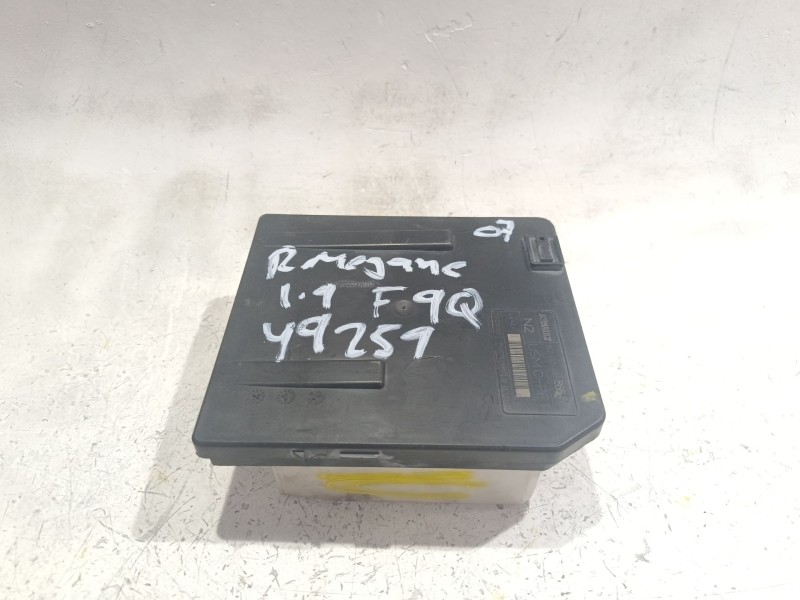 Recambio de caja reles / fusibles para renault megane ii sedán (lm0/1_) 1.9 dci referencia OEM IAM 8200481866  