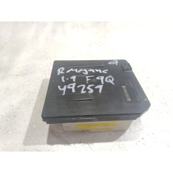 Recambio de caja reles / fusibles para renault megane ii sedán (lm0/1_) 1.9 dci referencia OEM IAM 8200481866  