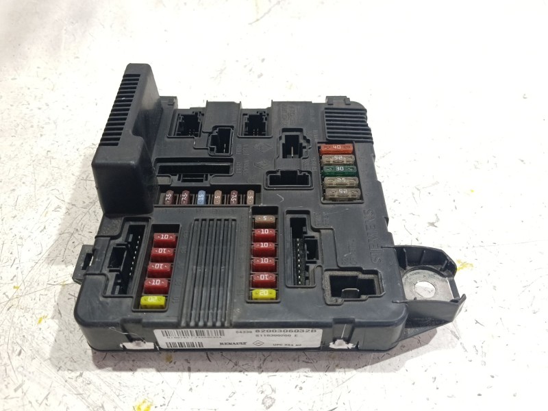 Recambio de caja reles / fusibles para renault scenic ii (jm)(2003) 1.5 dci (jm0f) referencia OEM IAM 8200306032B  