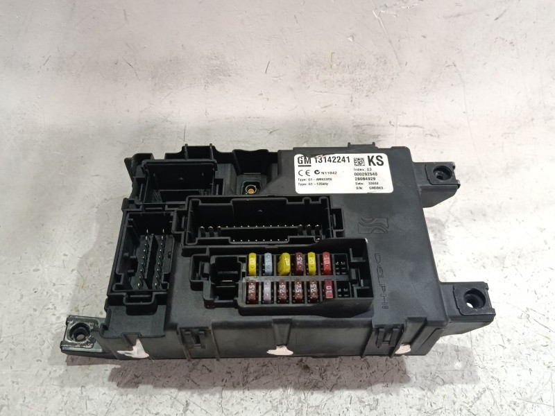 Recambio de caja fusibles/rele para opel corsa d (2006) 1.4 referencia OEM IAM 13142241  