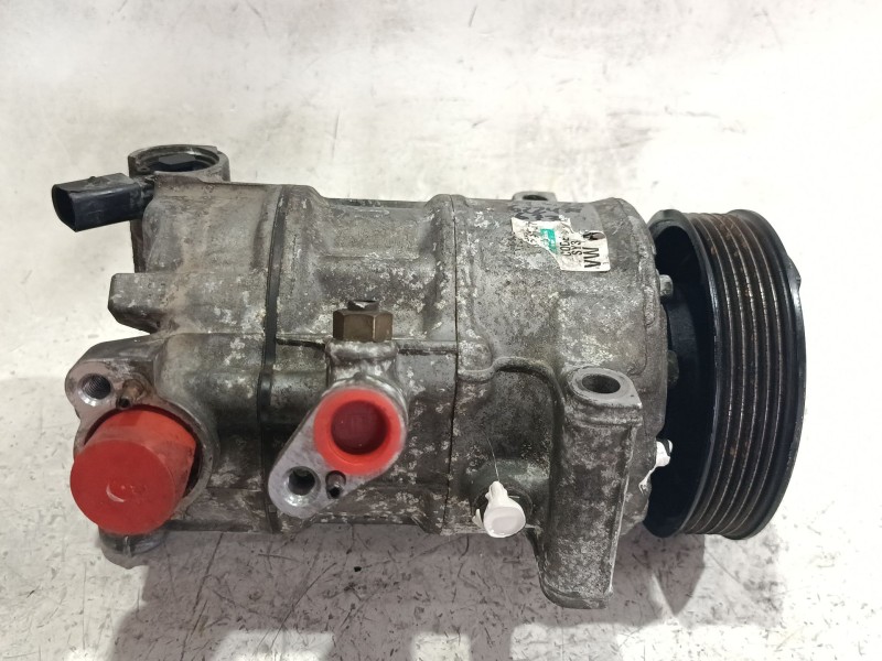 Recambio de compresor a/a para volkswagen golf vi (5k1) 1.6 tdi referencia OEM IAM 62247677  