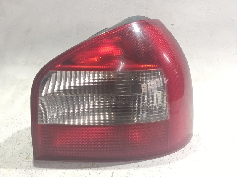 Recambio de piloto trasero derecho para audi a3 (8l1) s3 quattro referencia OEM IAM 8L09450968  