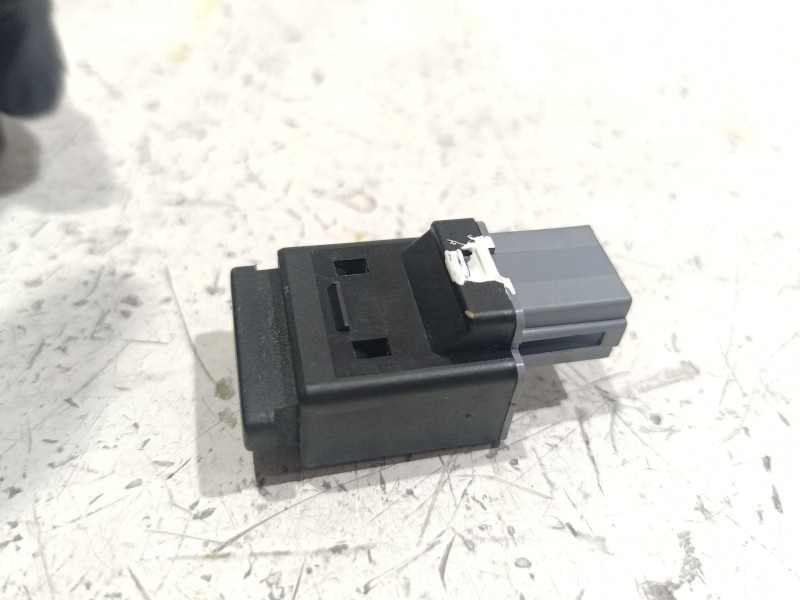 Recambio de interruptor para volkswagen polo iv (9n_, 9a_) 1.2 referencia OEM IAM 600959859  