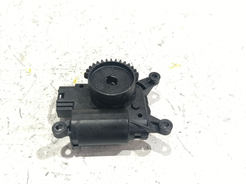 Recambio de motor trampilla calefaccion para seat ibiza iii (6l1) 1.4 16v referencia OEM IAM 3093820  