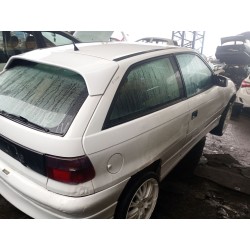 opel astra f sedán (t92) del año 1992
