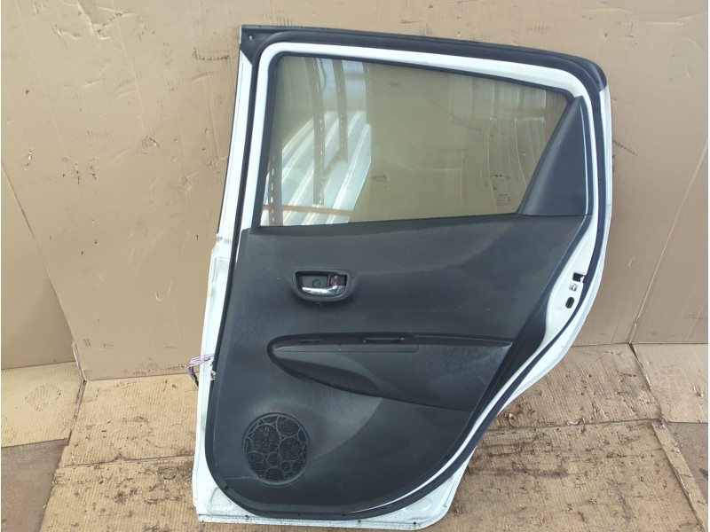 Recambio de puerta trasera derecha para toyota yaris (_p13_) 1.5 hybrid (nhp130_) referencia OEM IAM   