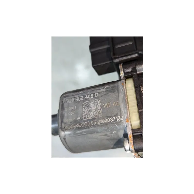 Recambio de motor elevalunas trasero derecho para seat arona 1.0 referencia OEM IAM 5Q0959408D  