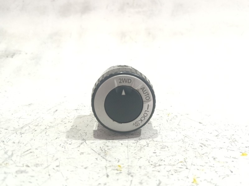 Recambio de boton 4x4 para nissan x-trail ii (t31) 2.0 dci 4x4 referencia OEM IAM PAGGF8M33  