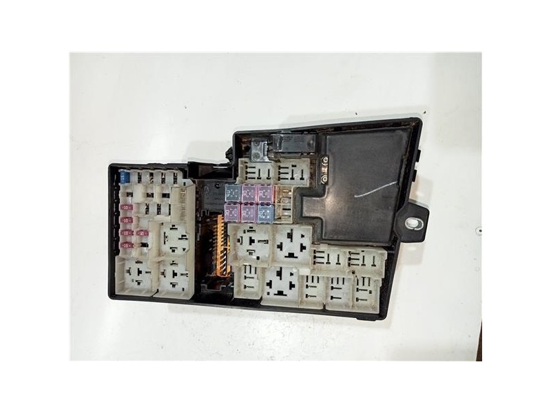 Recambio de caja fusibles/rele para ford focus berlina (cap)(08.2004) 2.0 ghia [2,0 ltr. - 100 kw tdci cat] referencia OEM IAM 3