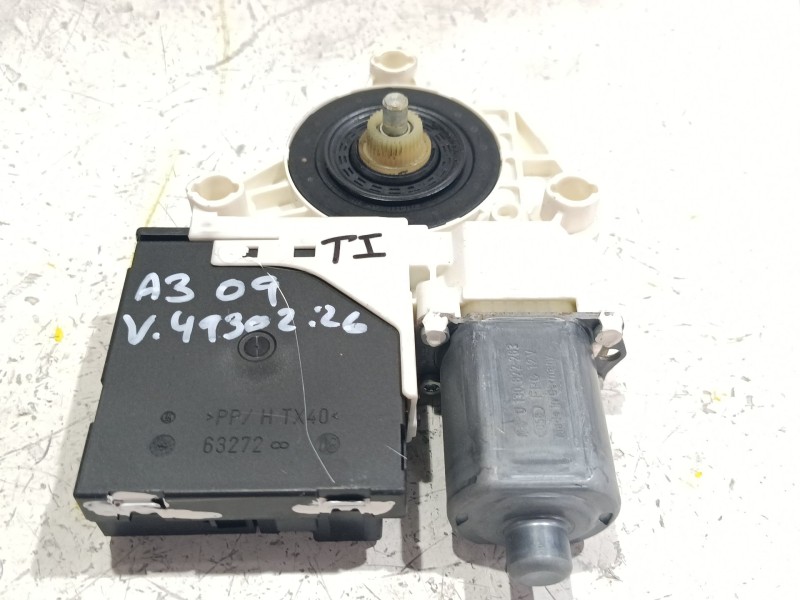 Recambio de motor elevalunas trasero izquierdo para audi a3 (8p1) 1.9 tdi referencia OEM IAM 0130822263  