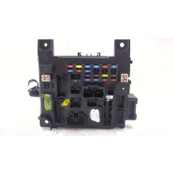 CAJA RELES / FUSIBLES 8637A641 