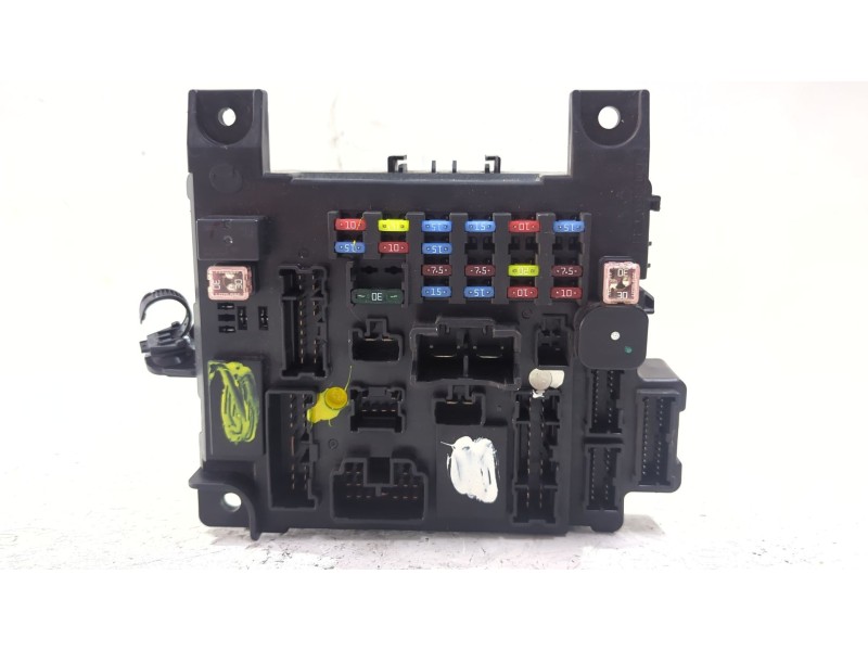 Recambio de caja reles / fusibles para mitsubishi asx 1.8 d 110 cv referencia OEM IAM 8637A641  