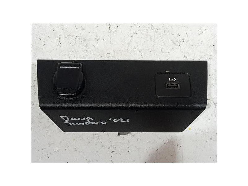 Recambio de toma corriente para dacia sandero iii (10.2020) 1.0 comfort [1,0 ltr. - 67 kw tce cat] referencia OEM IAM 682640033R